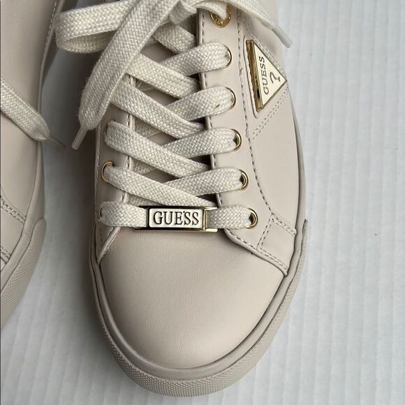 GUESS Cream Sneakers size 7.5 - Picture 6 of 14